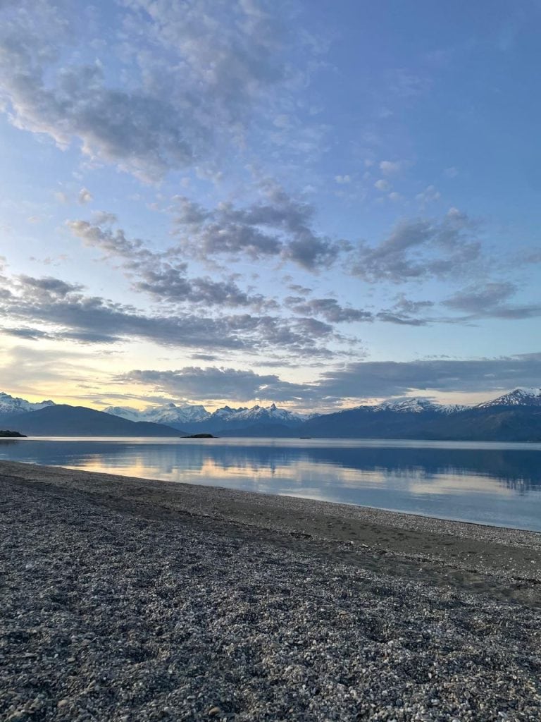 Qué llevar a tu primera expedición de pesca con mosca en la Patagonia Lago Lindo 768x1024